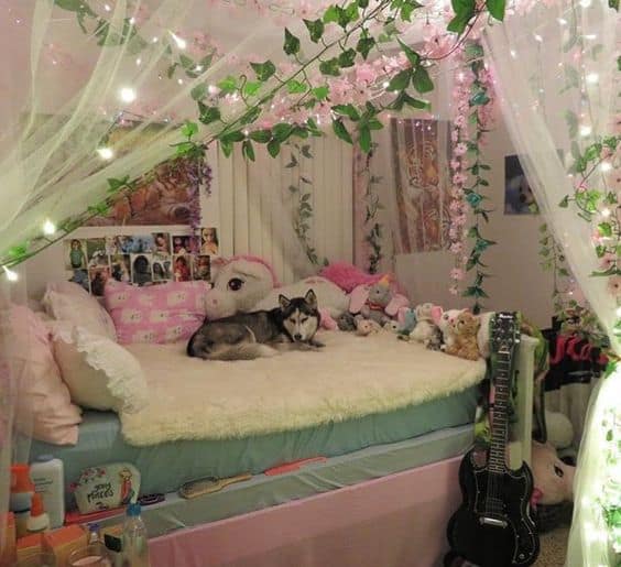 fairy theme bedroom with flowers for decoration