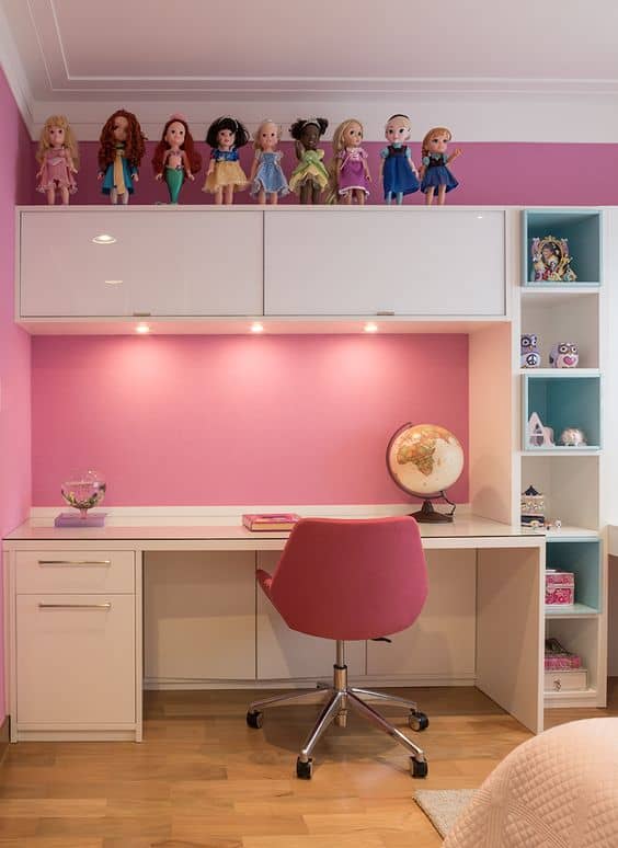 pink study room