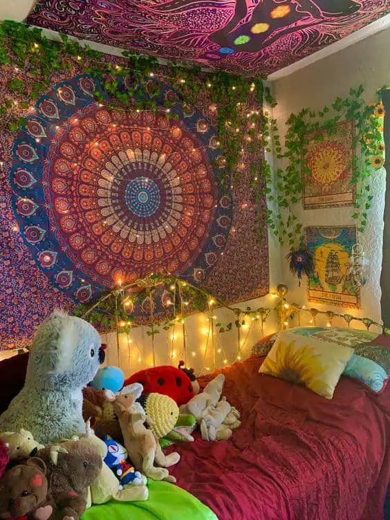 hippie boho gypsy bedroom with tapestries