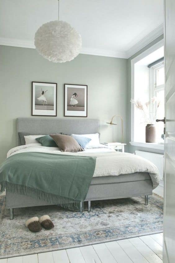 big green color bedroom 