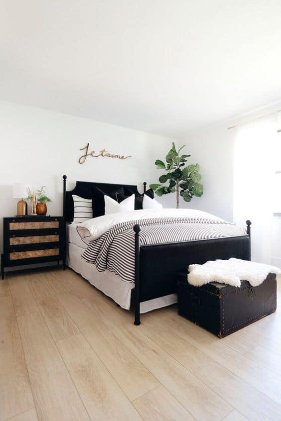 minimalist black and white bedroom