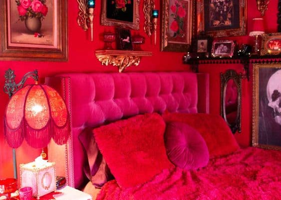 red and magenta bedroom idea