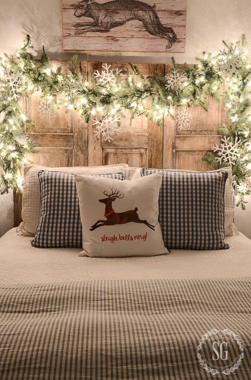 Rustic Christmas Bedroom Decor