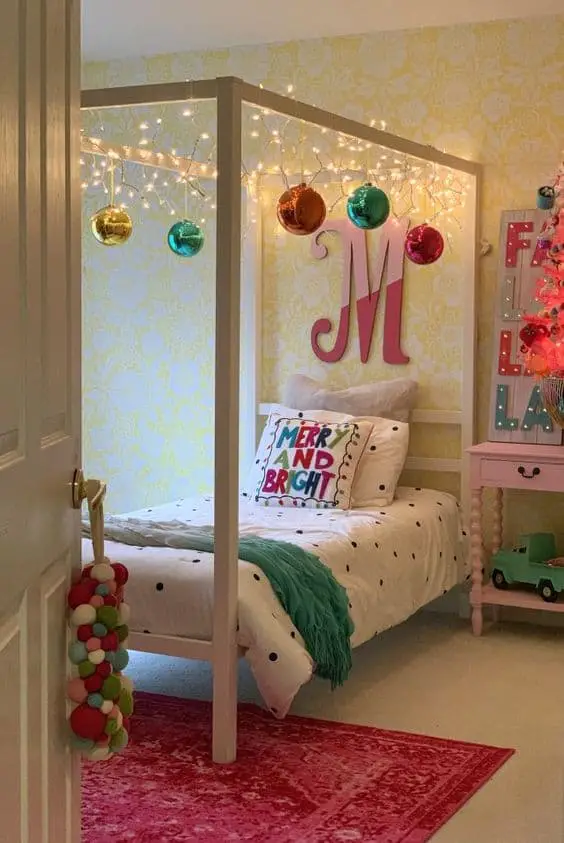 Christmas bedroom decor for kids