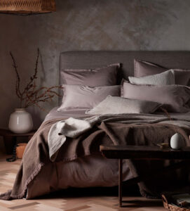 19 Mauve Bedroom Ideas That Are Serene Calm Cozy Room You Love   Monochromatic Mauve Bedroom 271x300 