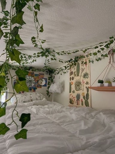 aesthetic vine decor for goblincore bedroom