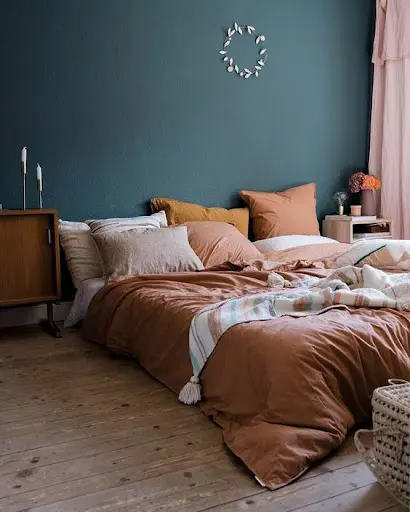 green and terracotta bedroom color scheme