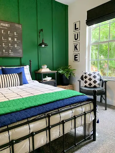 forest green bedroom idea