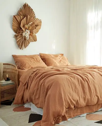 brown earthy bedroom idea
