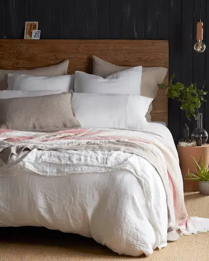 bedroom decor with hemp fabric