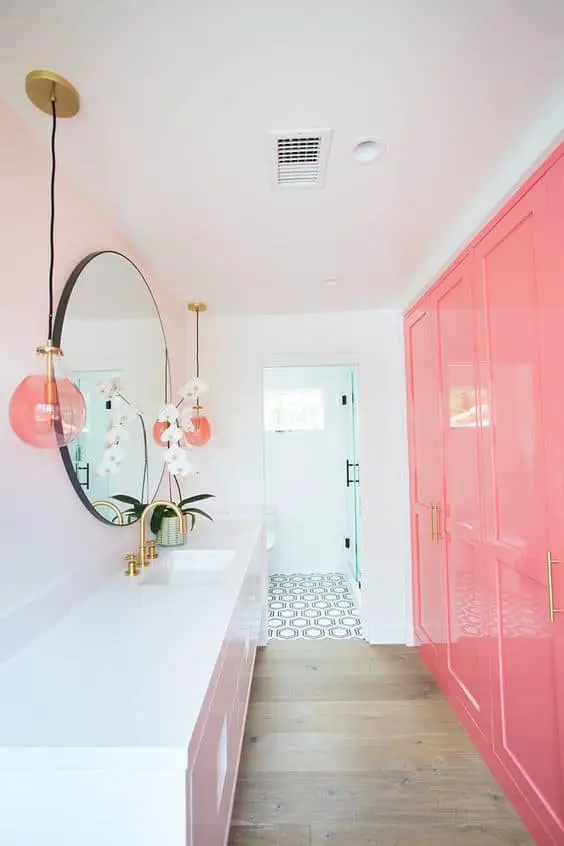pink and white preppy bathroom
