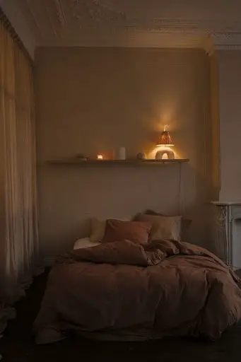 brown bedroom lighting idea