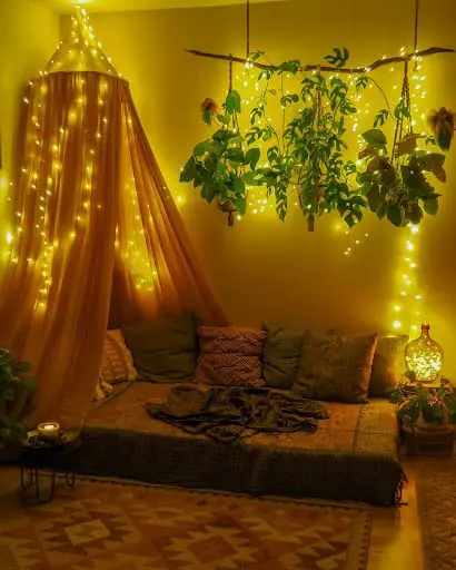 aesthetic bedroom with fairy lights