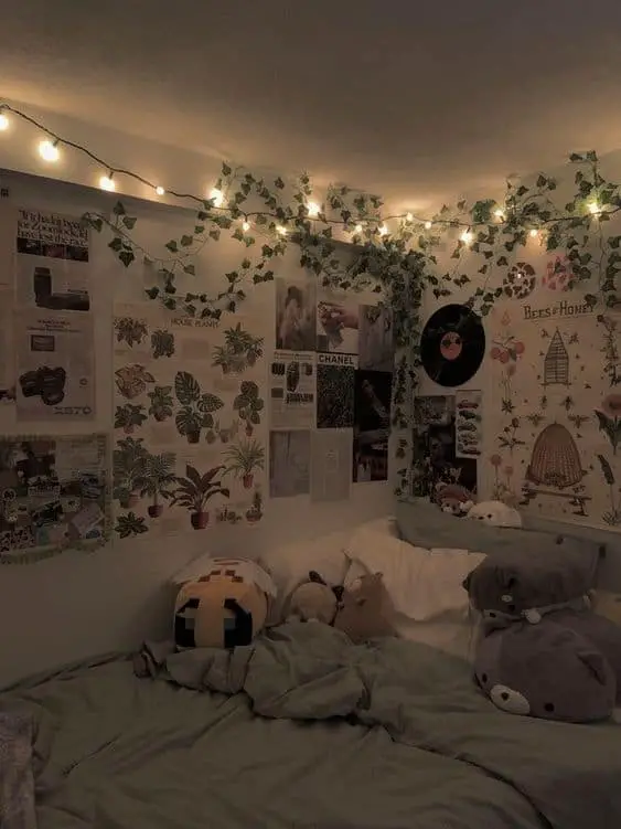grunge aesthetic room decor with fairy lights