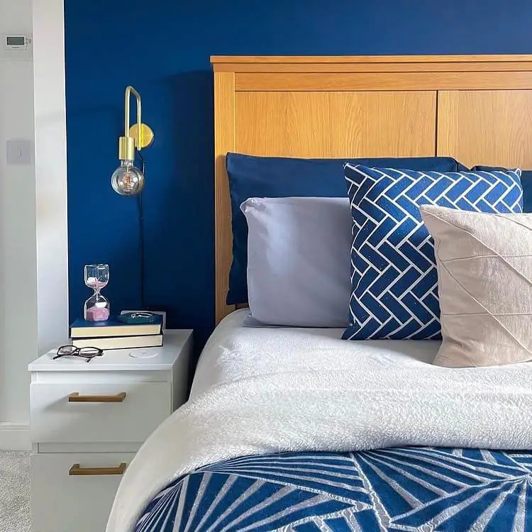 navy blue and mustard bedroom idea