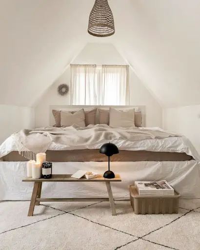 white cabin bedroom idea