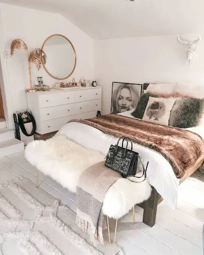 glam bedroom bench idea
