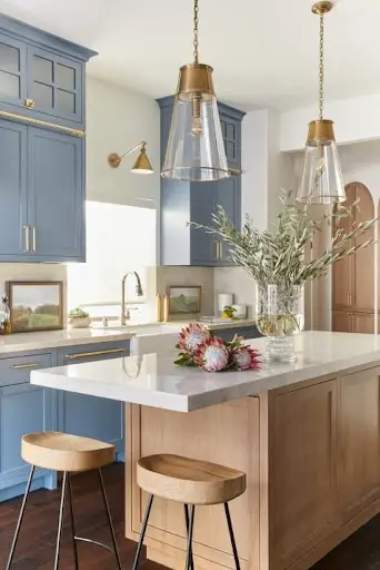 blue kitchen cabinet idea