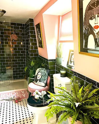 art deco bathroom with plants