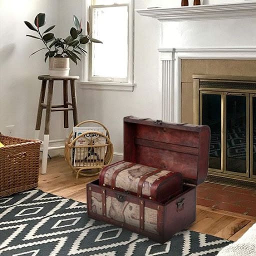 trunk seating space idea in victorian living room