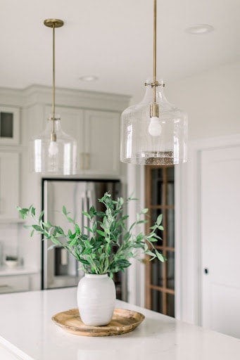 pendant lights on kitchen island