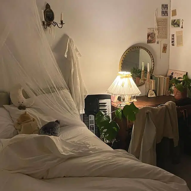 dark coquette aesthetic bedroom