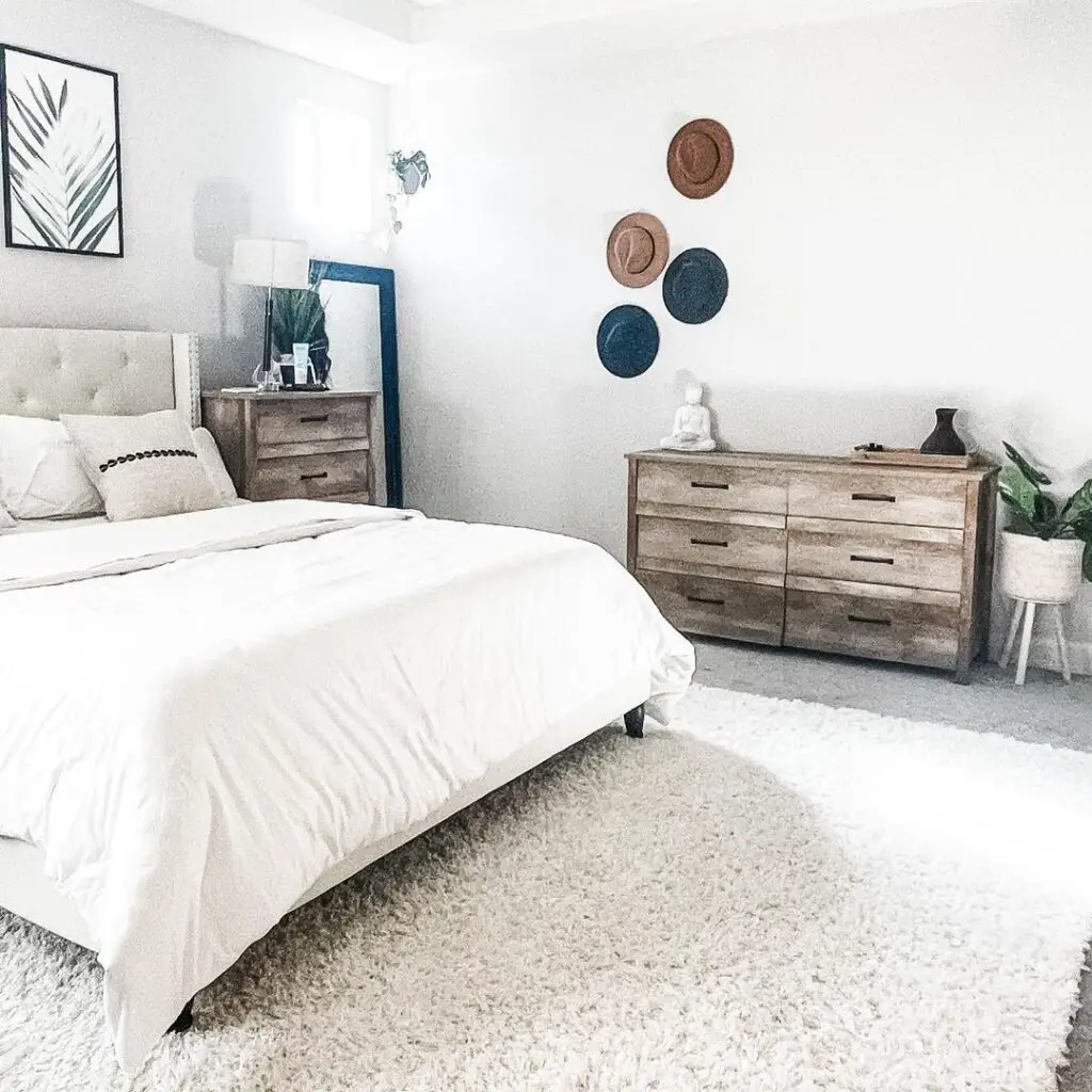 monochromatic bedroom idea with rug