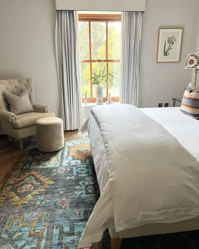 vintage rug idea in the bedroom